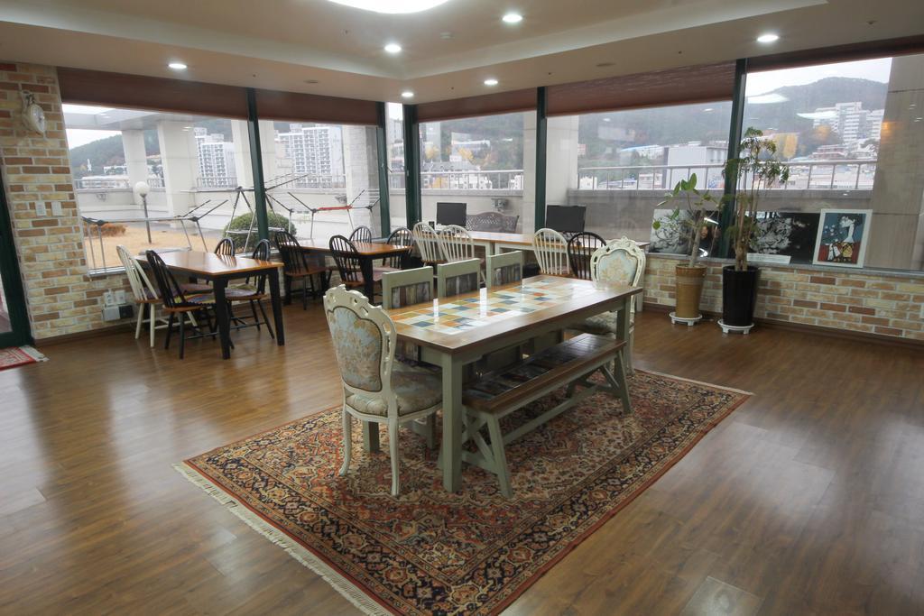 Hostel The New Day Пусан Екстер'єр фото