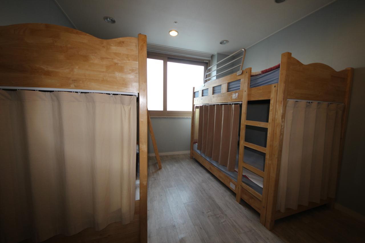Hostel The New Day Пусан Екстер'єр фото