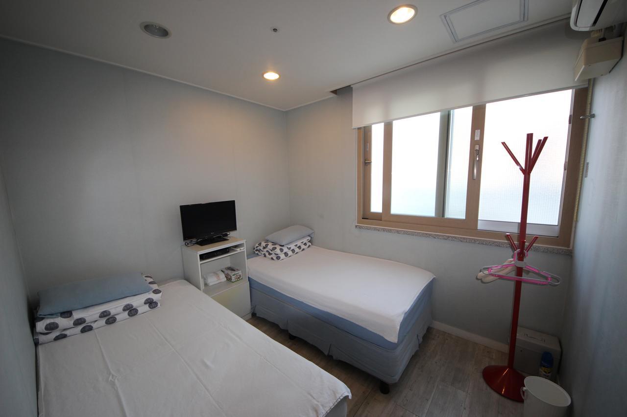 Hostel The New Day Пусан Екстер'єр фото