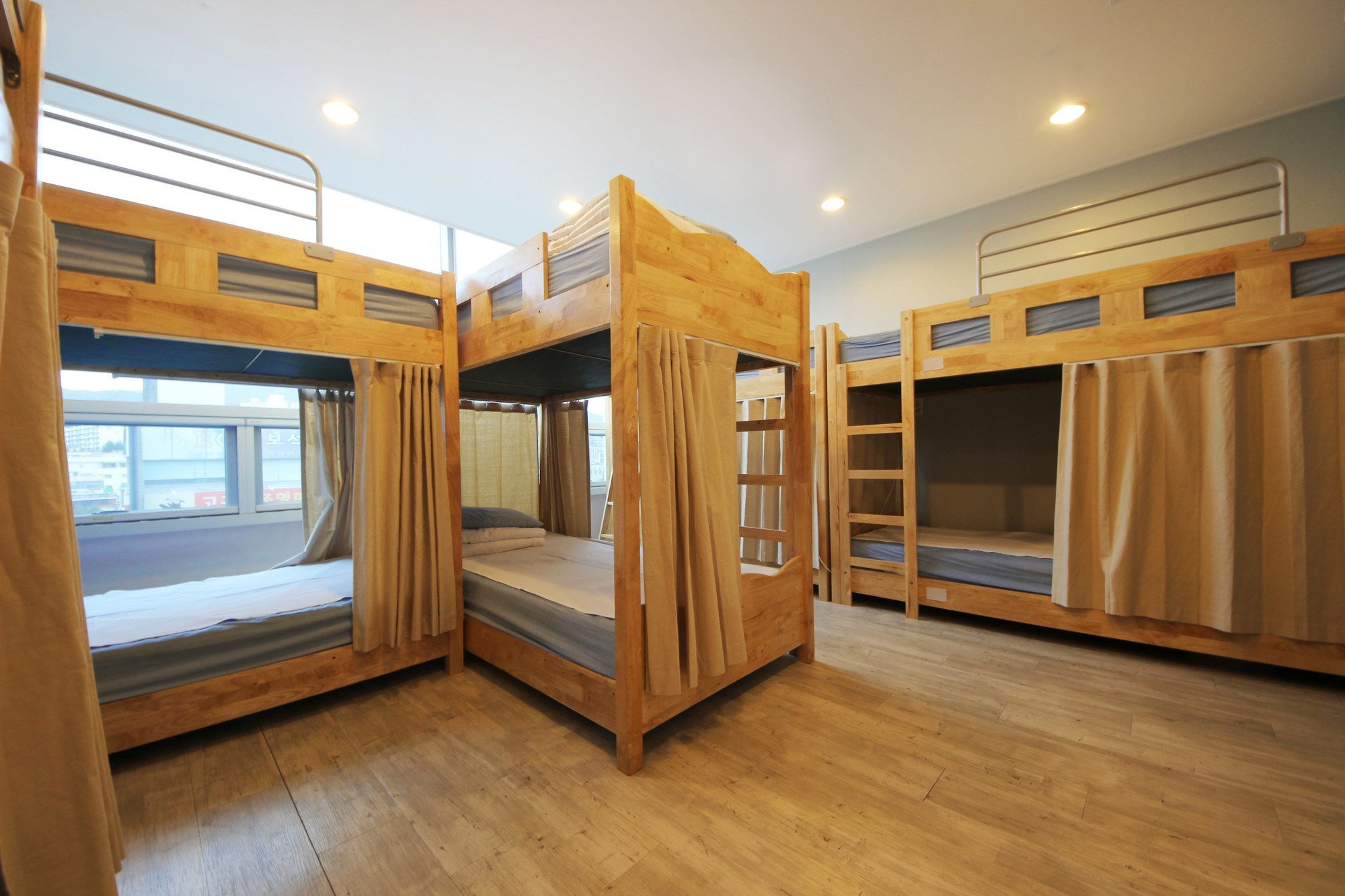 Hostel The New Day Пусан Екстер'єр фото