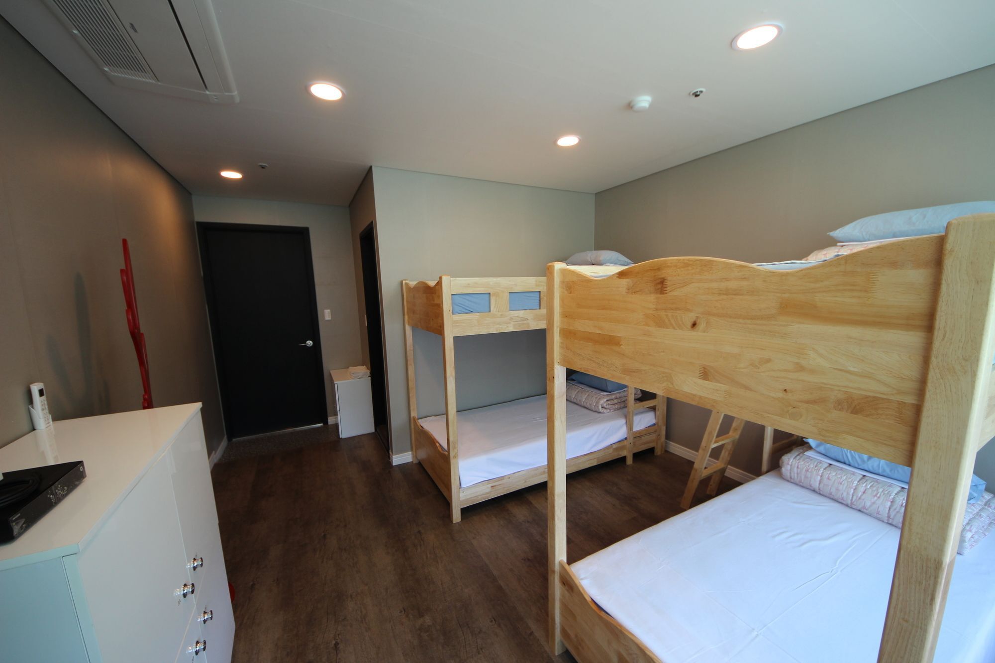 Hostel The New Day Пусан Екстер'єр фото
