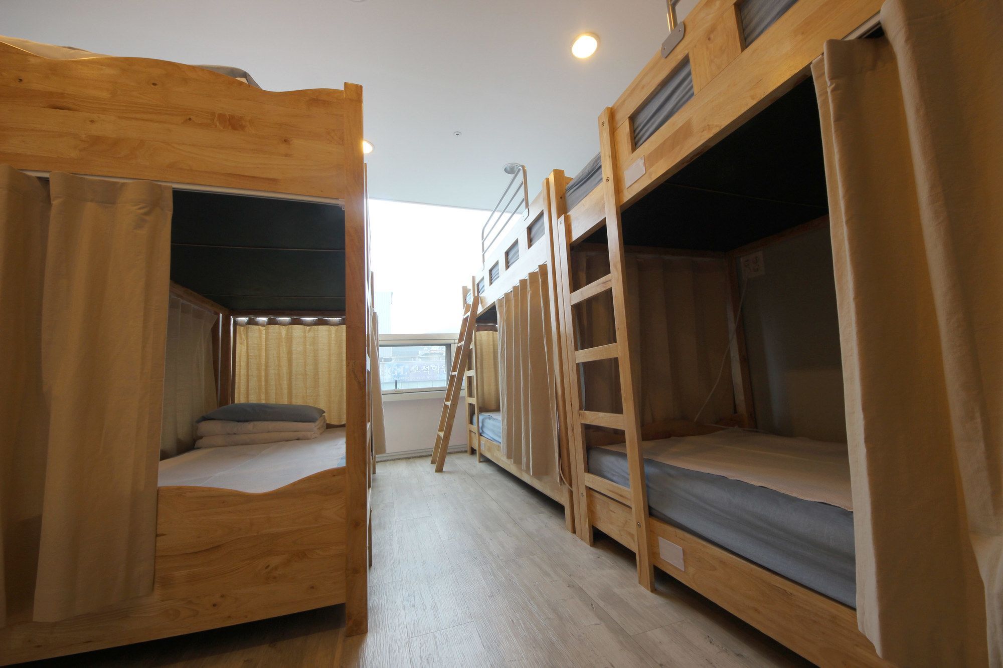 Hostel The New Day Пусан Екстер'єр фото
